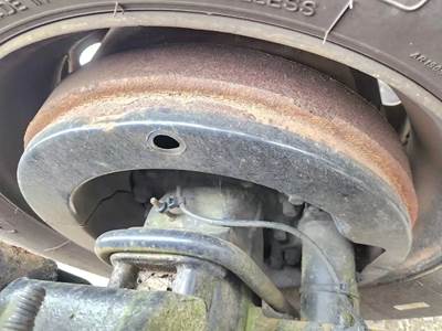 HUB PILOT Hub for a 2014 Freightliner Cascadia 125