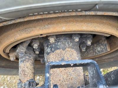 HUB PILOT Hub for a 2011 Kenworth T800