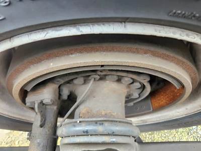 HUB PILOT Hub for a 2009 International 4400