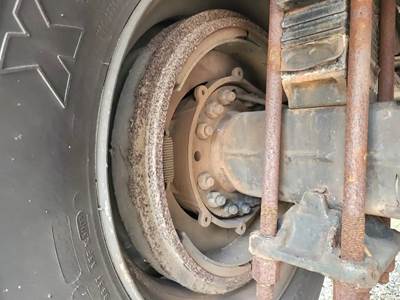 HUB PILOT Hub for a 2004 Freightliner FL80