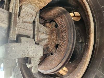 HUB PILOT Hub for a 1999 International 4700