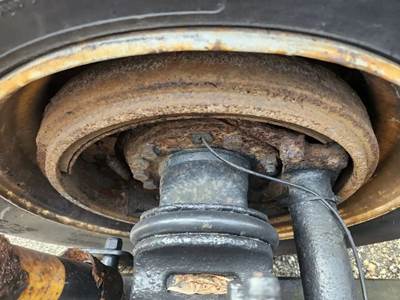 HUB PILOT Hub for a 2004 International 9400I