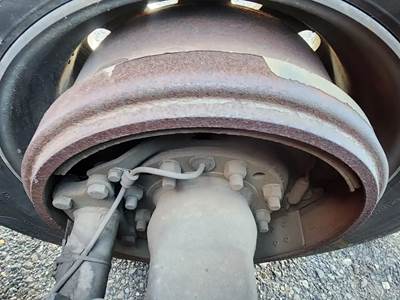 HUB PILOT Hub for a 2014 Volvo VNL