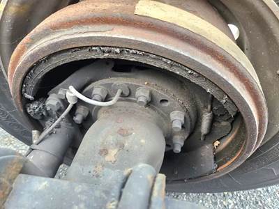 HUB PILOT Hub for a 2014 Volvo VNL