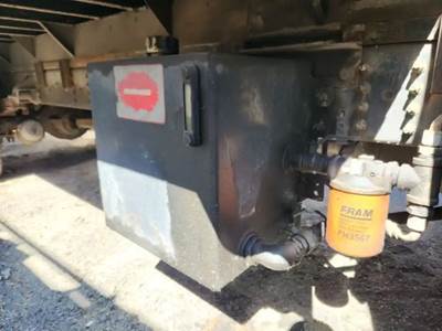 Chevrolet C7500 Hydraulic Tank