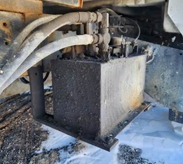 Chevrolet C7500 Hydraulic Tank