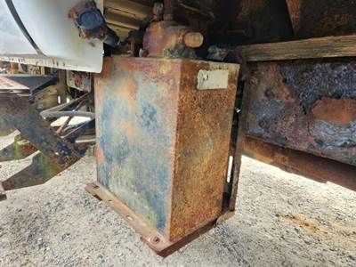 Ford F-650 Hydraulic Tank