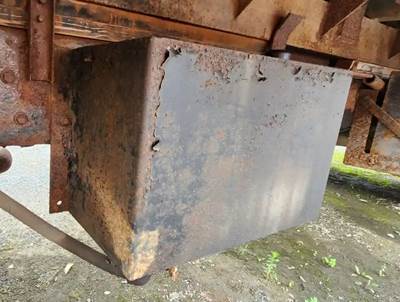 Ford F-800 Hydraulic Tank for a 1999 Ford F800