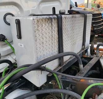 Freightliner Cascadia 126 Hydraulic Tank