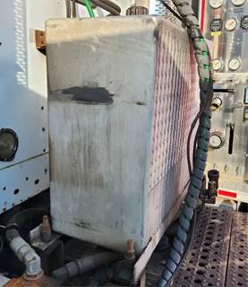 Freightliner Columbia 120 Hydraulic Tank