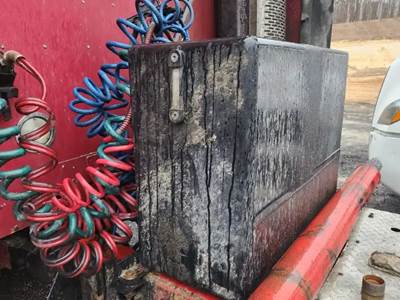 Freightliner Columbia 120 Hydraulic Tank