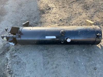 Freightliner M2 106 Hydraulic Tank
