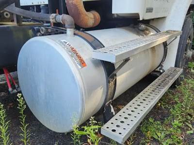 Freightliner M2 112 Hydraulic Tank for a 2005 Freightliner M2 112 Medium Duty