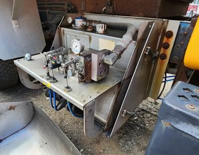 GMC C8500 Hydraulic Tank