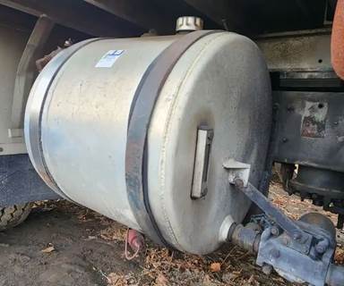 International 2554 Hydraulic Tank