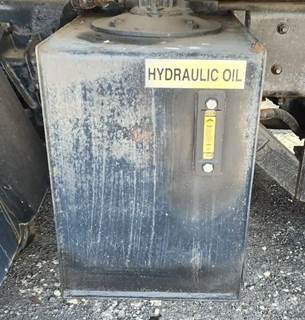 International 2574 Hydraulic Tank
