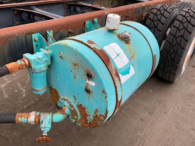 International 7400 Hydraulic Tank