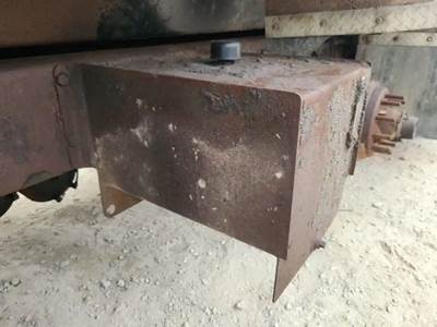 International 7500 Hydraulic Tank