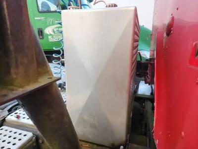 International 9400 Hydraulic Tank