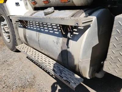 International 9400 Hydraulic Tank