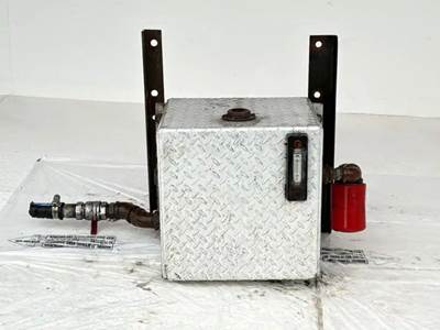 International 9400 Hydraulic Tank