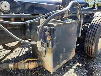 International CT660 Hydraulic Tank