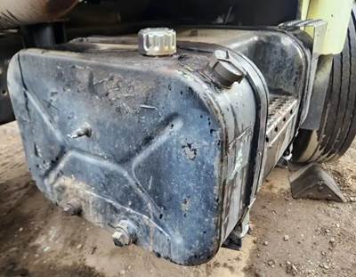 International F2275 Hydraulic Tank for a 1980 International F-2275