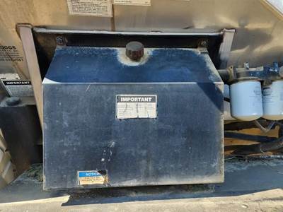 International HV607 Hydraulic Tank