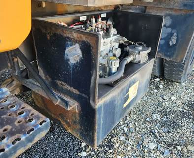 International WorkStar 7500 Hydraulic Tank