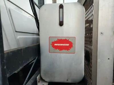 Mack CL713 Hydraulic Tank