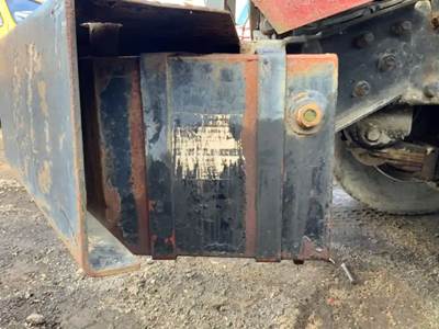 Mack DM690S Hydraulic Tank