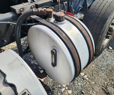 Mack Granite CV713 Hydraulic Tank for a 2005 Mack CV713 Granite