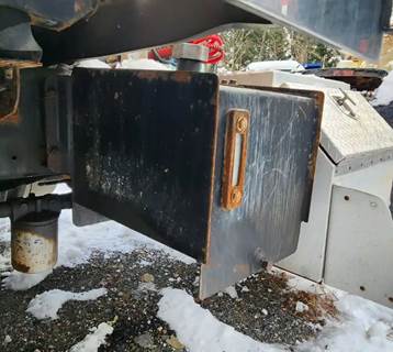 Mack Pinnacle CHU613 Hydraulic Tank for a 2013 Mack CHU613