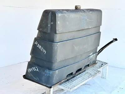 Mack Vision CXN613 Hydraulic Tank for a 2005 Mack CXN613