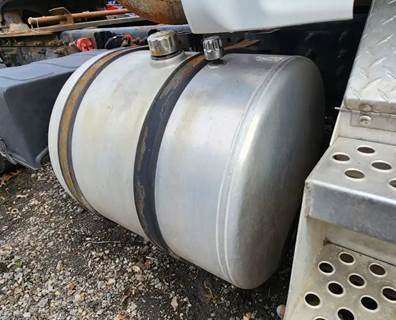 Sterling A9500 Hydraulic Tank