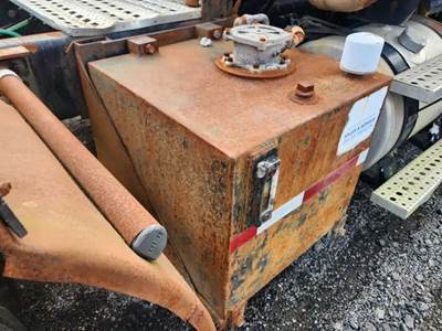 Sterling A9500 Hydraulic Tank