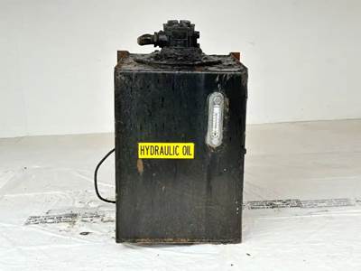 Sterling L7500 Hydraulic Tank
