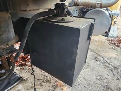 Sterling LT8500 Hydraulic Tank