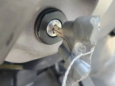 Freightliner M2 106 Ignition Switch
