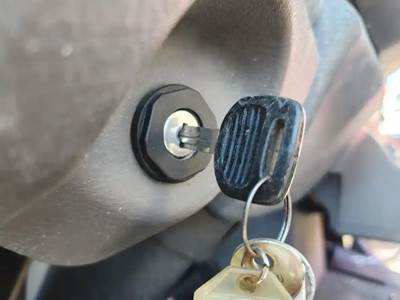 Freightliner M2 106 Ignition Switch