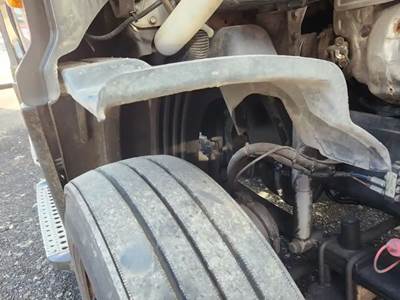 Freightliner Cascadia 113 Inner Fender