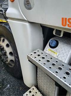 Freightliner Cascadia 125 Inner Fender