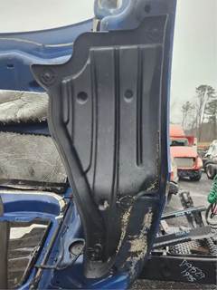 Freightliner Cascadia 126 Inner Fender