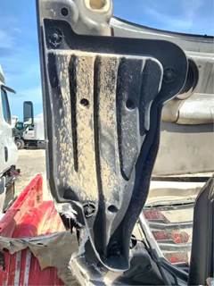 Freightliner Cascadia 126 Inner Fender