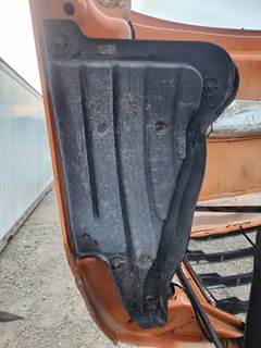 Freightliner Cascadia 126 Inner Fender