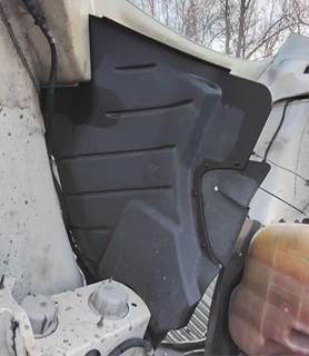 International DuraStar 4300 Inner Fender