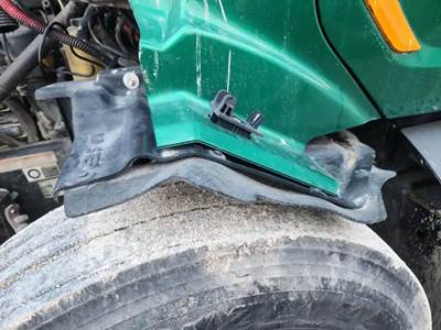 Peterbilt 579 Inner Fender