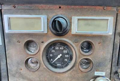 Ford LN7000 Instrument Panel Cluster