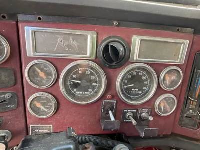 Ford LTLA9000 AERO MAX 120 Instrument Panel Cluster