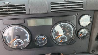 Freightliner Cascadia 113 Instrument Panel Cluster